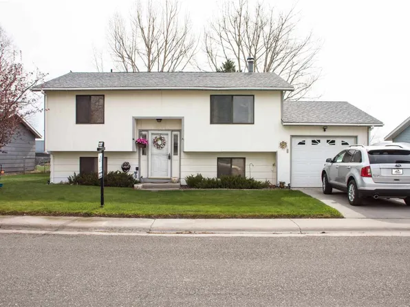 417 Peak Dr, Riverton, WY 82501
