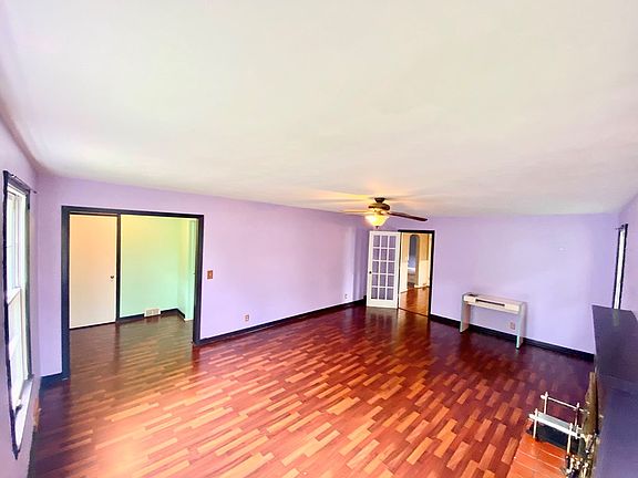 3rd image of 615 E Washington St