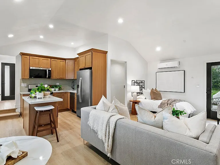 6091 Navajo Rd — Photo 36