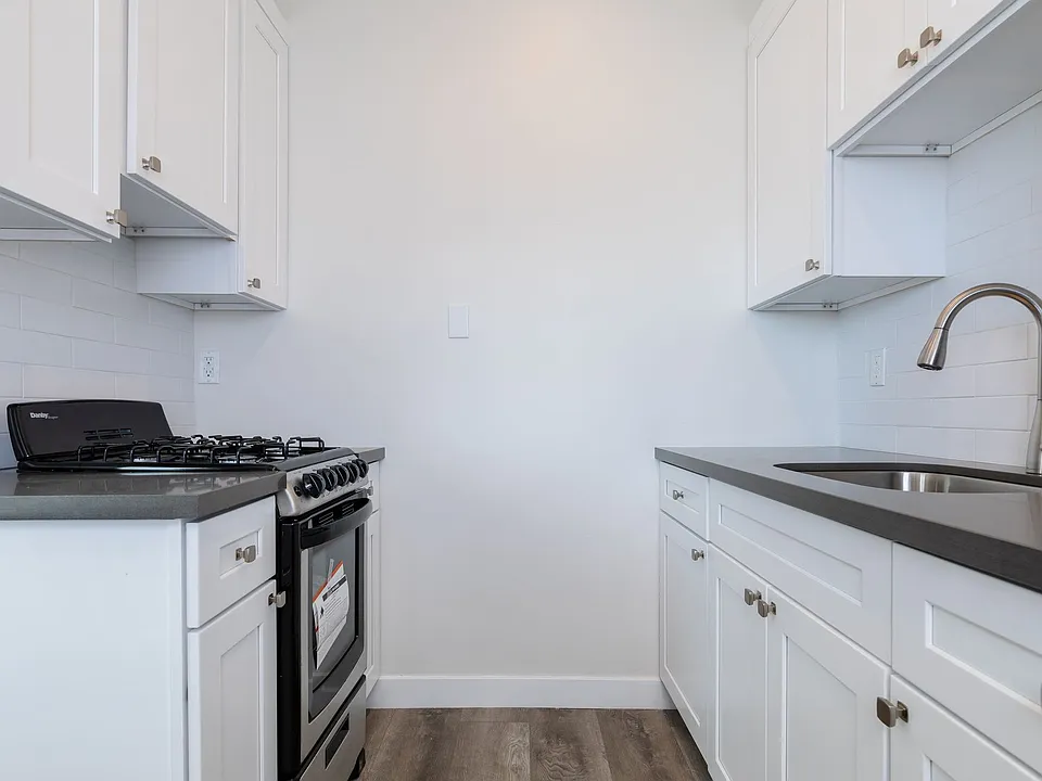 Kenmore II Apartments | Renovated Apartments with Exposed Brick in Koreatown