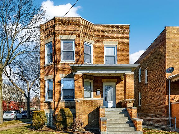 2nd image of 5256 W Berteau Ave