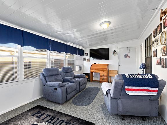 5th image of 411 Avocado Dr