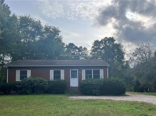 122 Carolina Back Rd, Charlestown, RI 02813