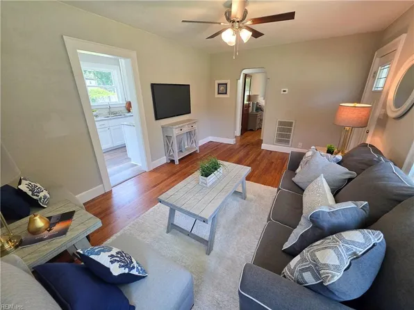 2317 Wildwood Rd, Chesapeake, VA 23323