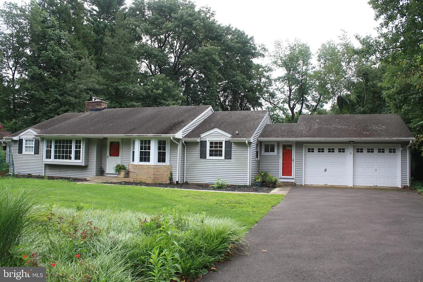 8 Shelley Ln photo 1