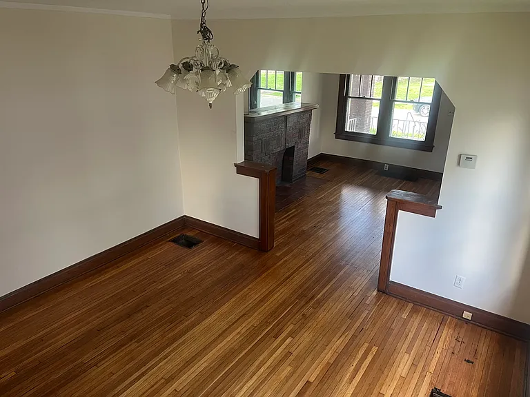 908 Thomas Rd — Photo 17