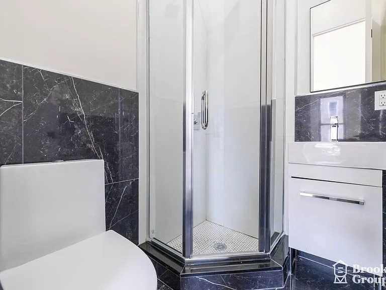 42 Driggs Ave #1L — Photo 7