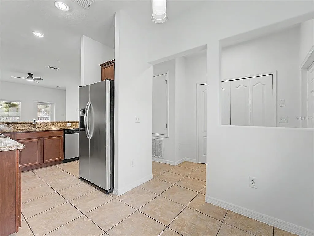 2 bed, 2.5 bath, 1088 sqft, $1,700 — Photo 4