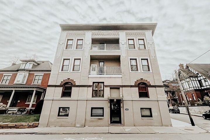 1st image of 5420 Ellsworth Ave #8
