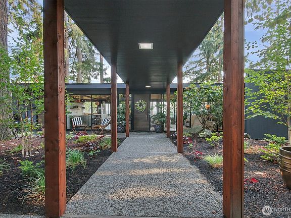 4th image of 5228 126th Avenue Ct E