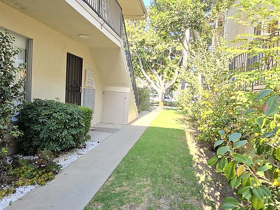 4th image of 3669 McLaughlin Ave