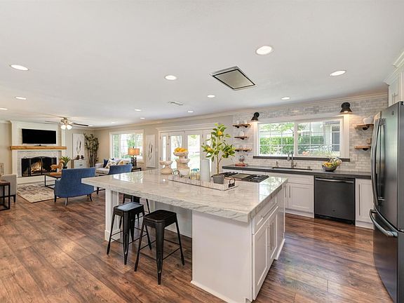3rd image of 8921 Eden Oaks Ave