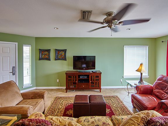 5th image of 705 Gulf Shore Dr Unit 302