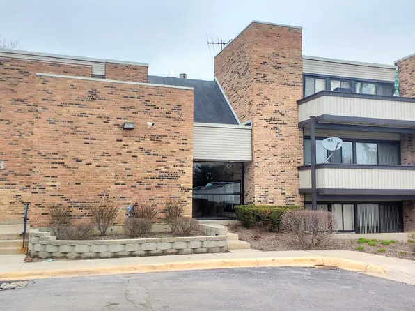 1813 Hemlock Pl APT 111, Schaumburg, IL 60173