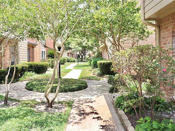 2nd image of 929 Memorial Village Dr #21