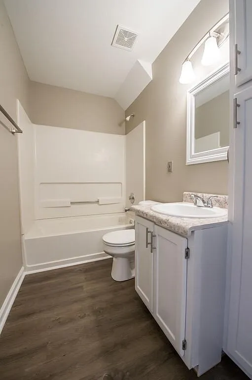 4 bed, 3.0 bath, 1280 sqft, $1,425 — Photo 4