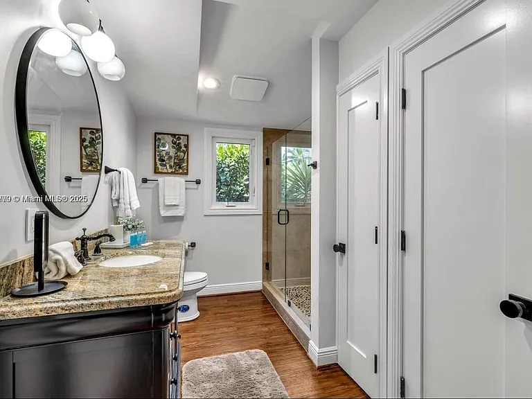 110 SE 11th Ave — Photo 34