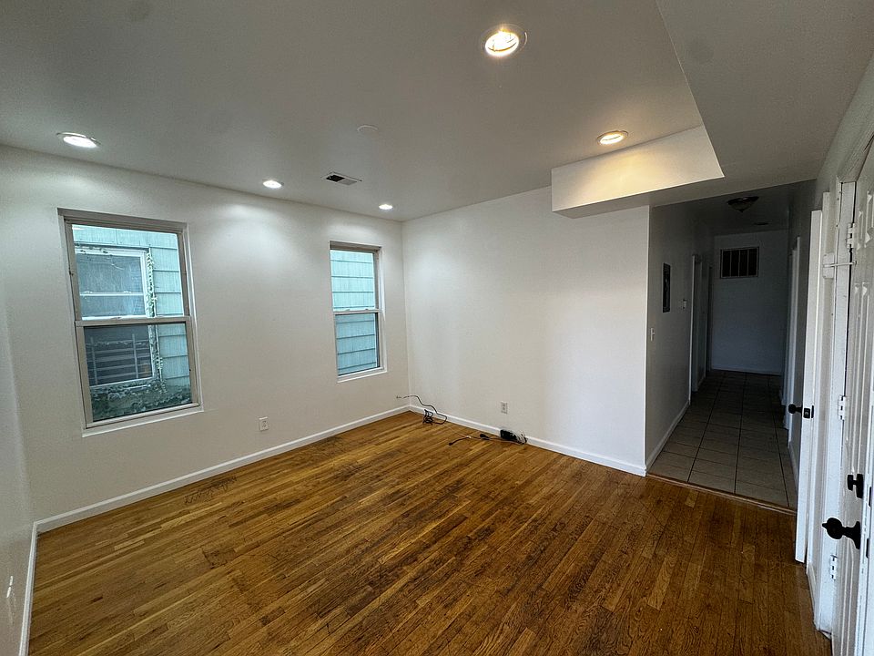 1st image of 534 S 11th St Floor 3