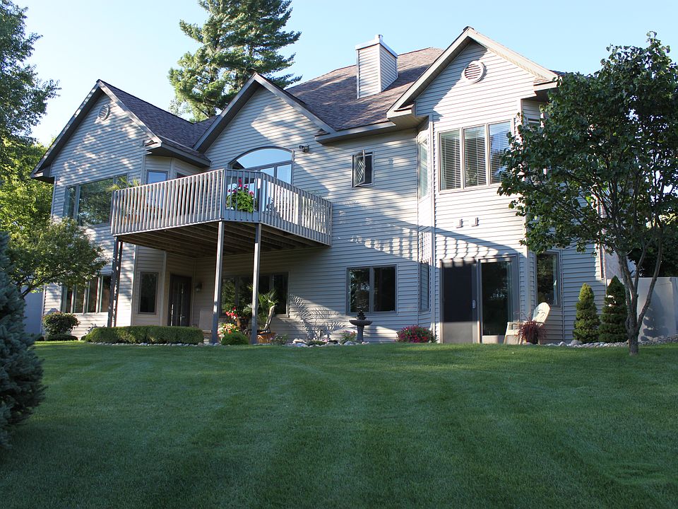 1st image of 635 White Pine Dr