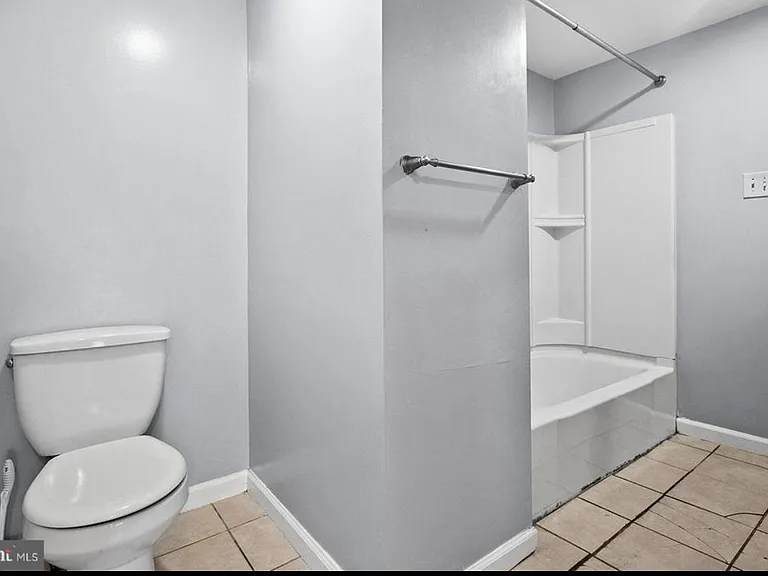 606 Clifton Ave #1 — Photo 6
