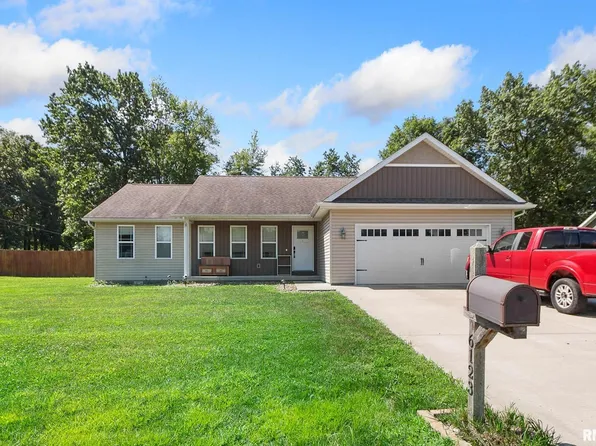 6123 Chandler Dr, Carterville, IL 62918