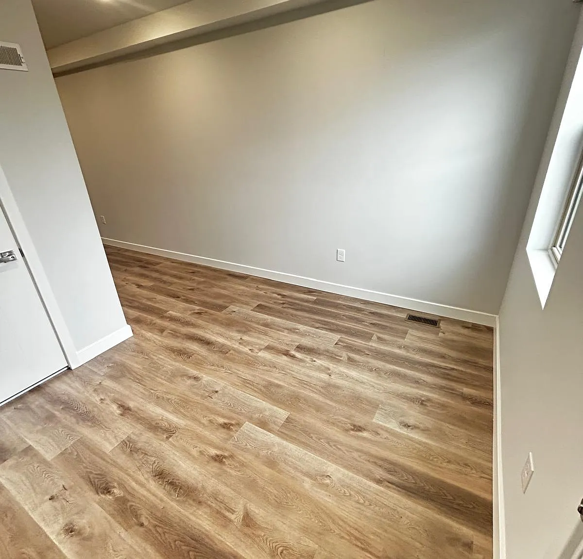 2 bed, 1.5 bath, 700 sqft, $1,300 — Photo 2