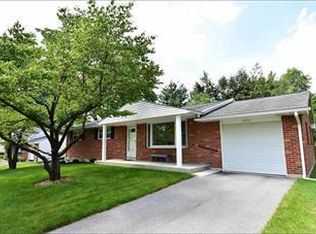 7371 Hillcrest Dr, Macungie, PA 18062