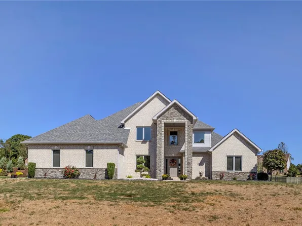 1004 Blueridge Ct, Trafford, PA 15085