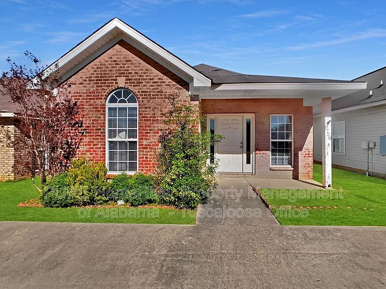 9750 Moonlight Dr — Photo 1