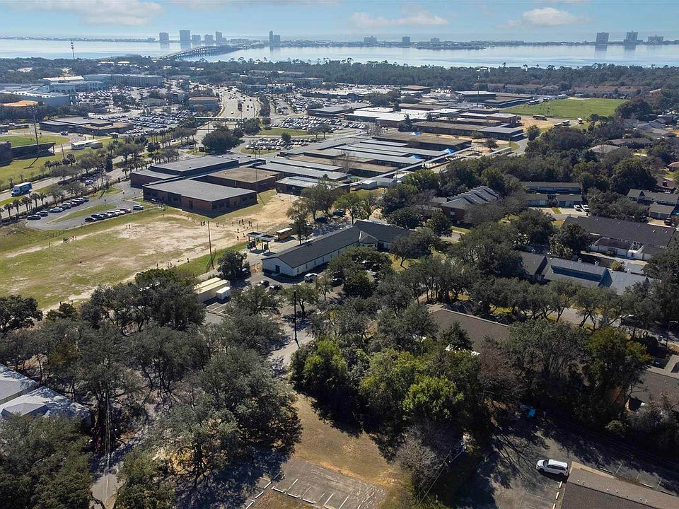 1st image of 1 Nightingale Ln