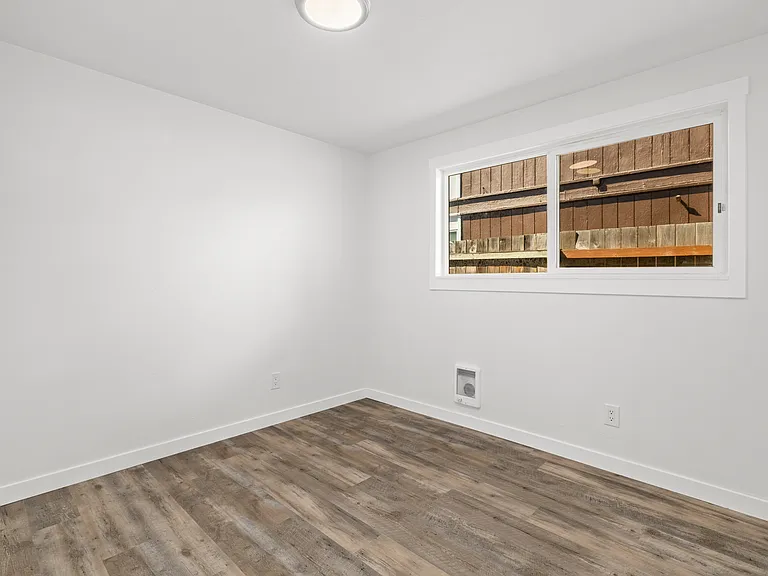 813 Woodford Ave N #3 — Photo 4