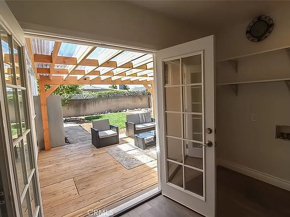 3rd image of 925 E Florence Ave #3