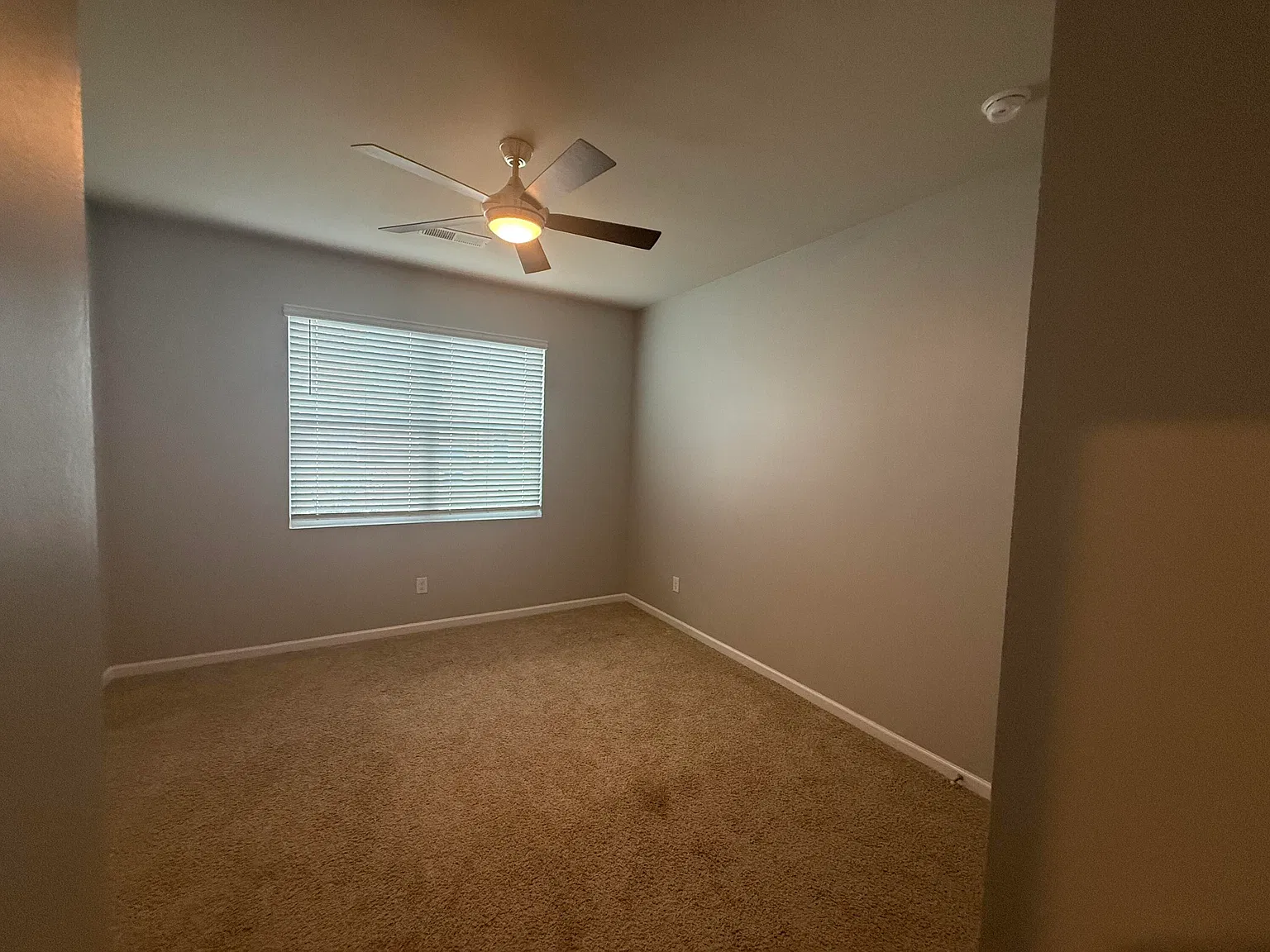 5 bed, 3.5 bath, 2833 sqft, $2,500 — Photo 4