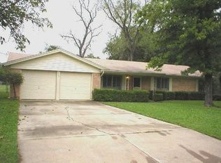 917 Crockett Dr, Burleson, TX 76028