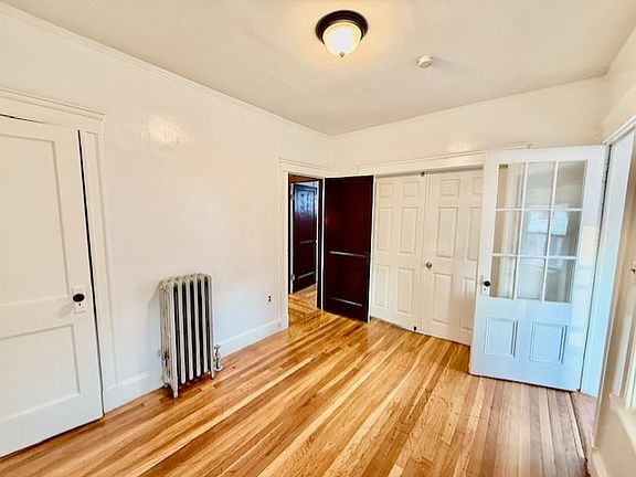 5th image of 268 Willis Ave #1