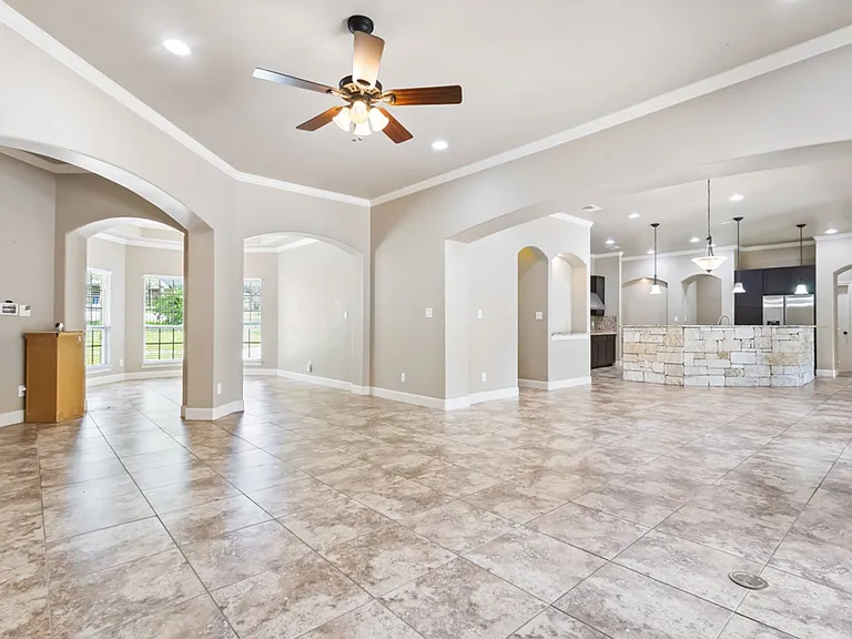 8210 Roy Ln — Photo 7