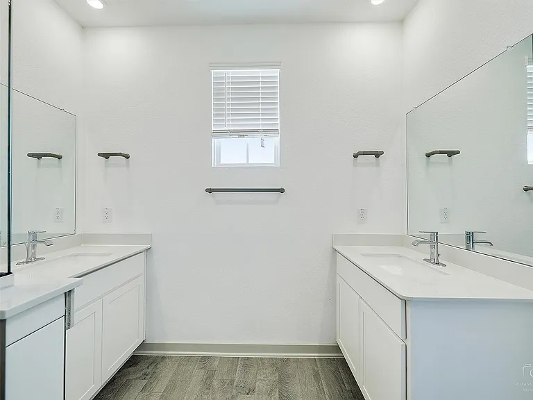 563 Eiseley Dr — Photo 13