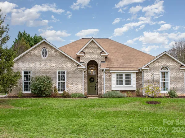 1192 Manor Oak Pl NW, Concord, NC 28027