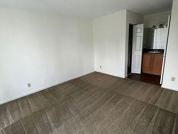 5th image of 708 Executive Center Dr #34-1-34