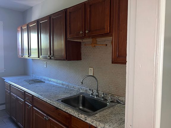 3rd image of 9 Saratoga St #2