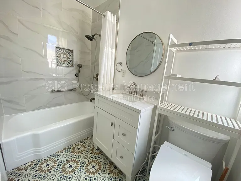 1250 E Villa St — Photo 11