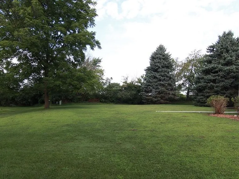 436 Bayview Ave — Photo 14