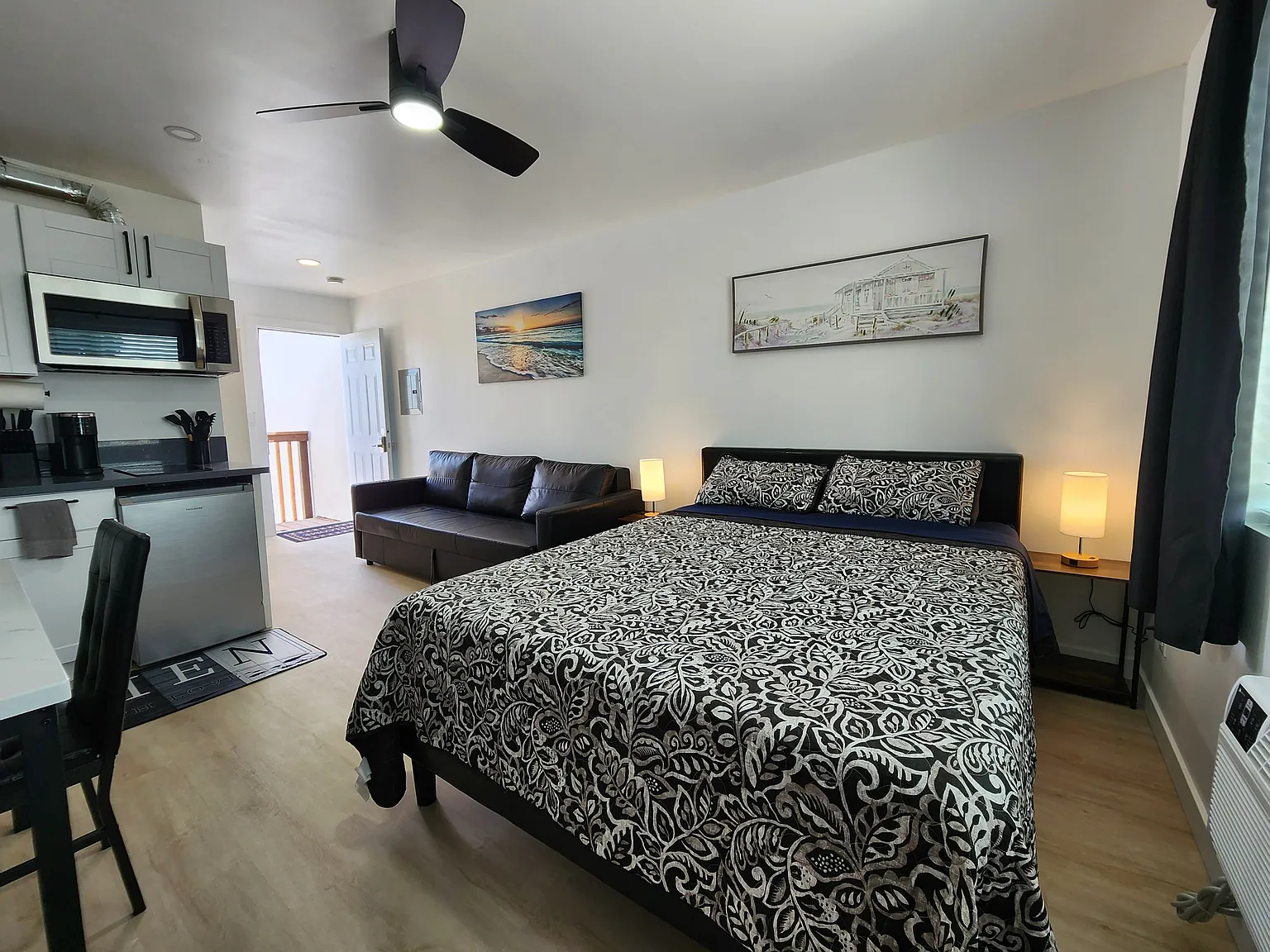 Studio, 300 sqft, $2,499 — Photo 1