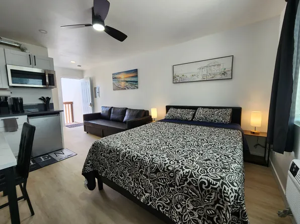 4220 Clairemont Dr #3, San Diego, CA 92117