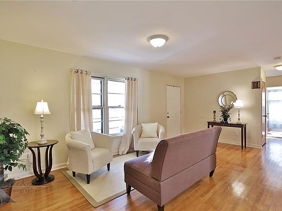 3rd image of 1809 Jameson St