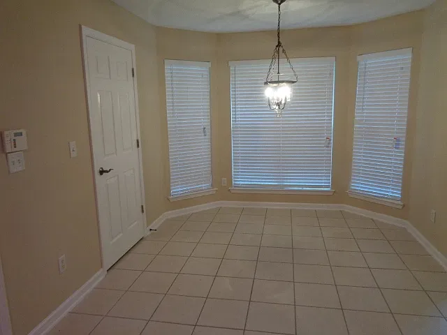 4 bed, 2.0 bath, 2033 sqft, $2,170 — Photo 4