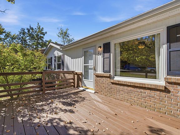 3rd image of 211 Brookfield Dr