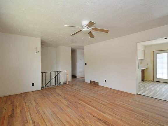 4th image of 1775 Brenthaven St