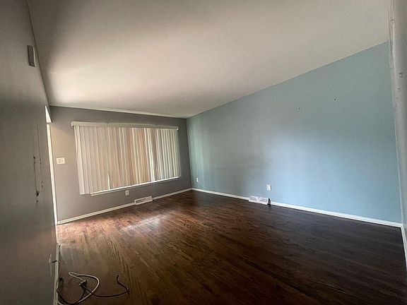 3rd image of 25056 Audrey Ave