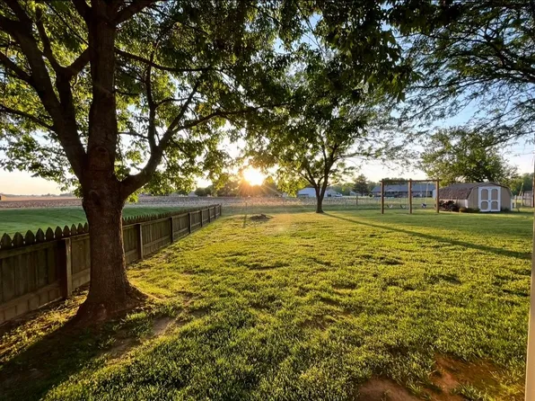 2140 Woodland Dr, Owensboro, KY 42301
